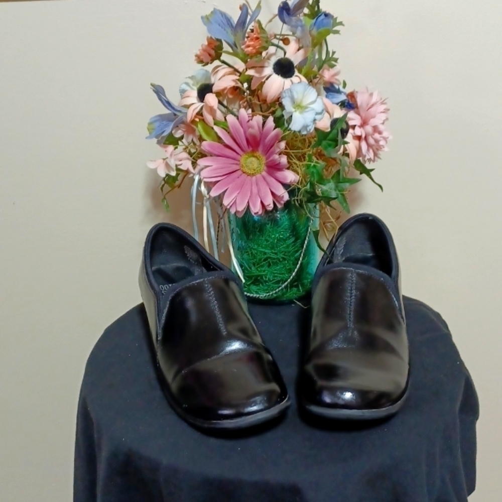 MOOTSIES TOOTSIES WOMENS SHOES SIZE 7.5 W